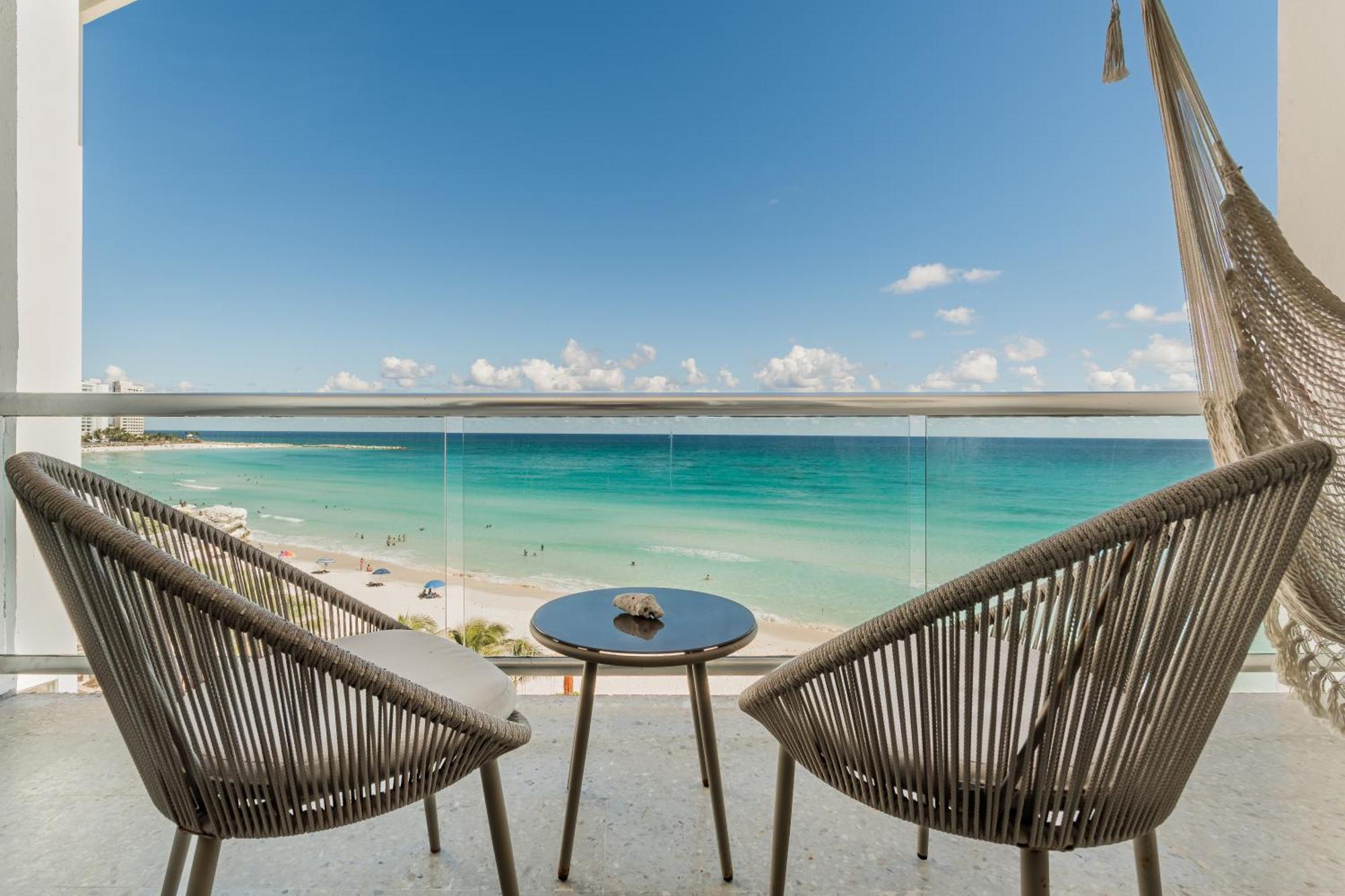 *Turquoise Escape- Beachfront Studio By Casa Paraiso* Cancun Exterior photo