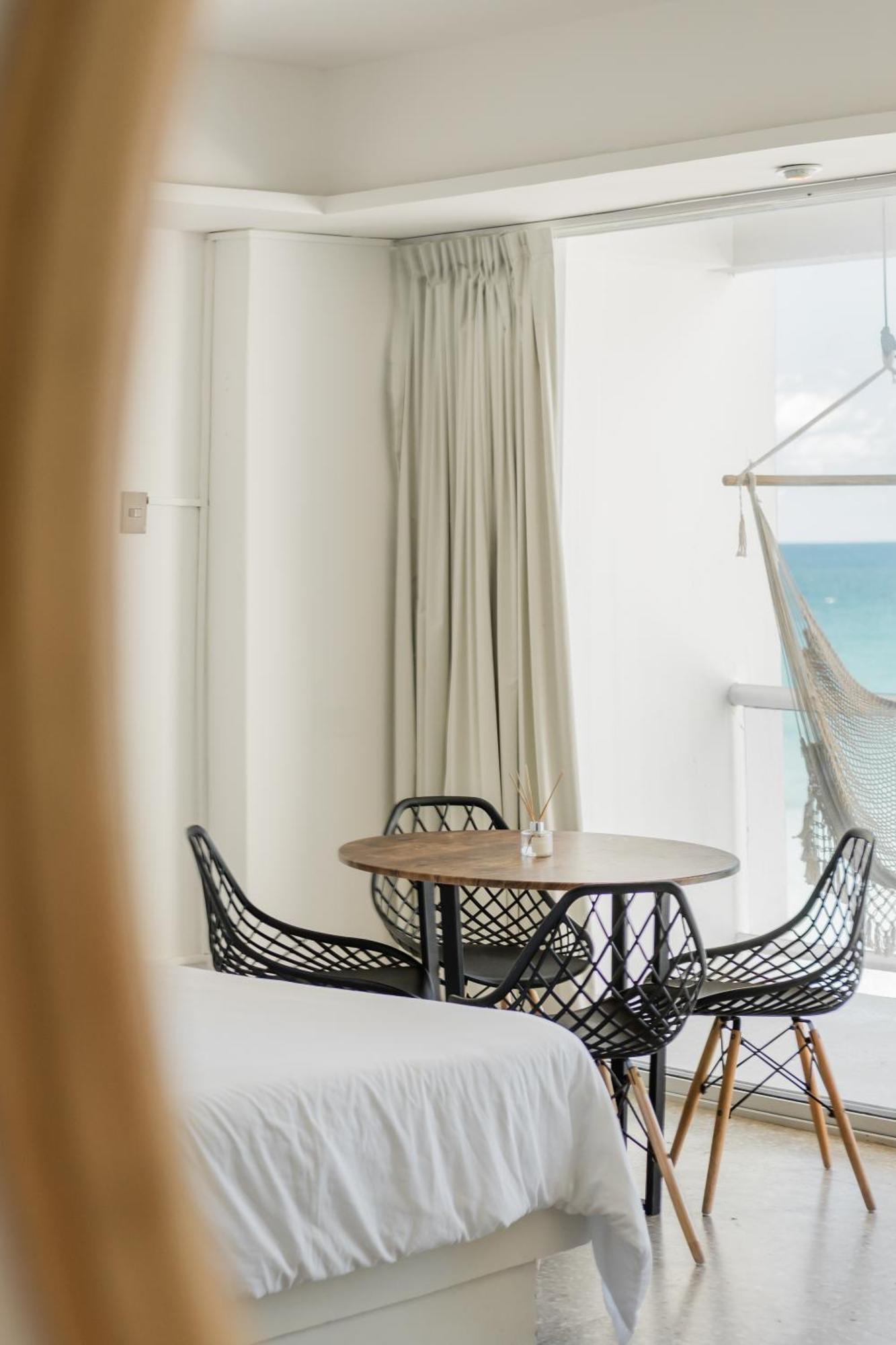 *Turquoise Escape- Beachfront Studio By Casa Paraiso* Cancun Exterior photo